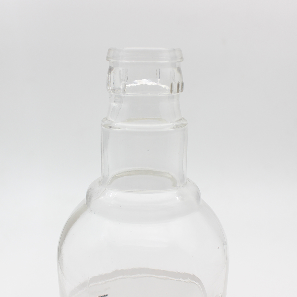 Customized Guala Top 500ml Vodka Glass Bottle