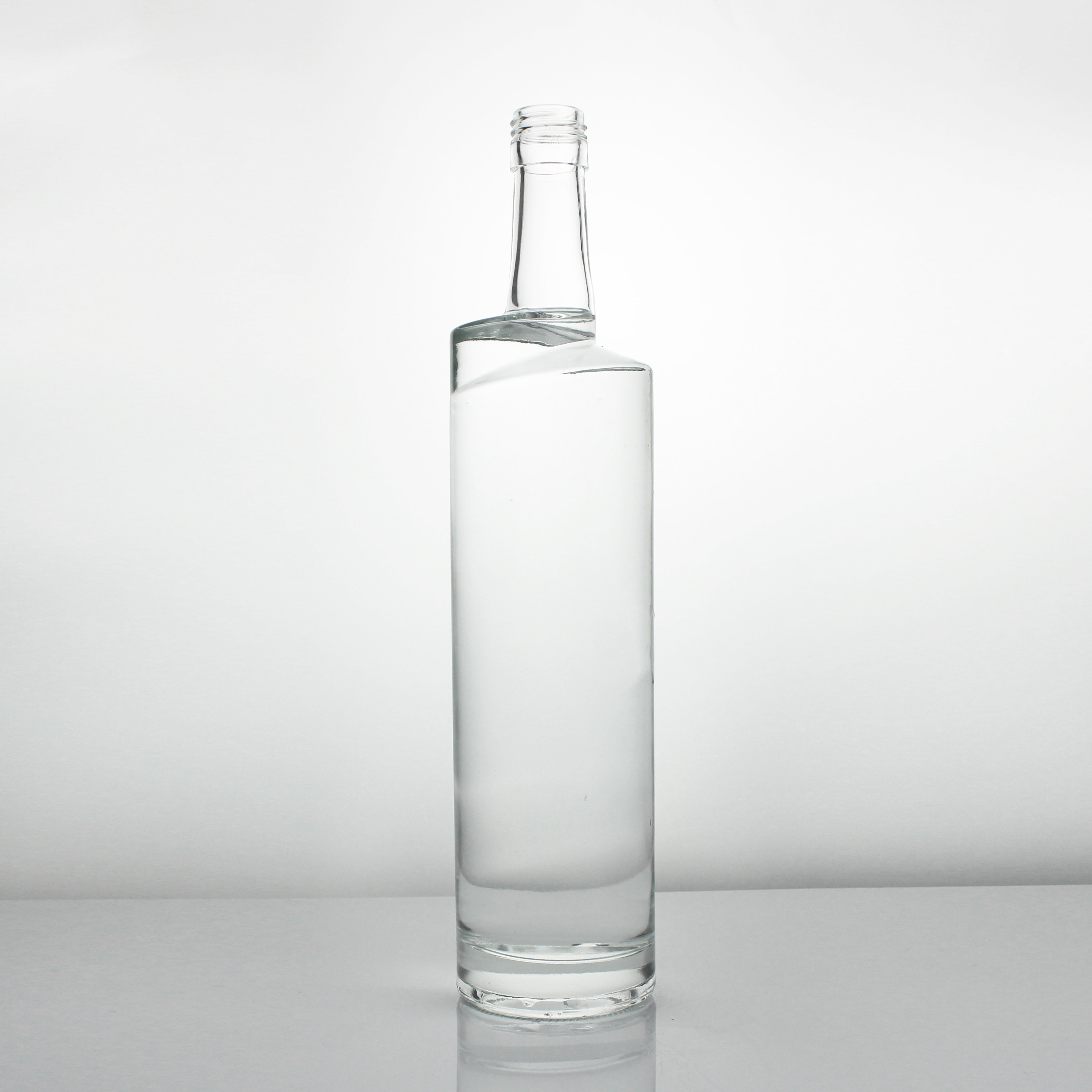 Empty Screw Cap 750ml Clear Glass Alcohol Whiskey Vodka Rum Tequila Liquor Bottle