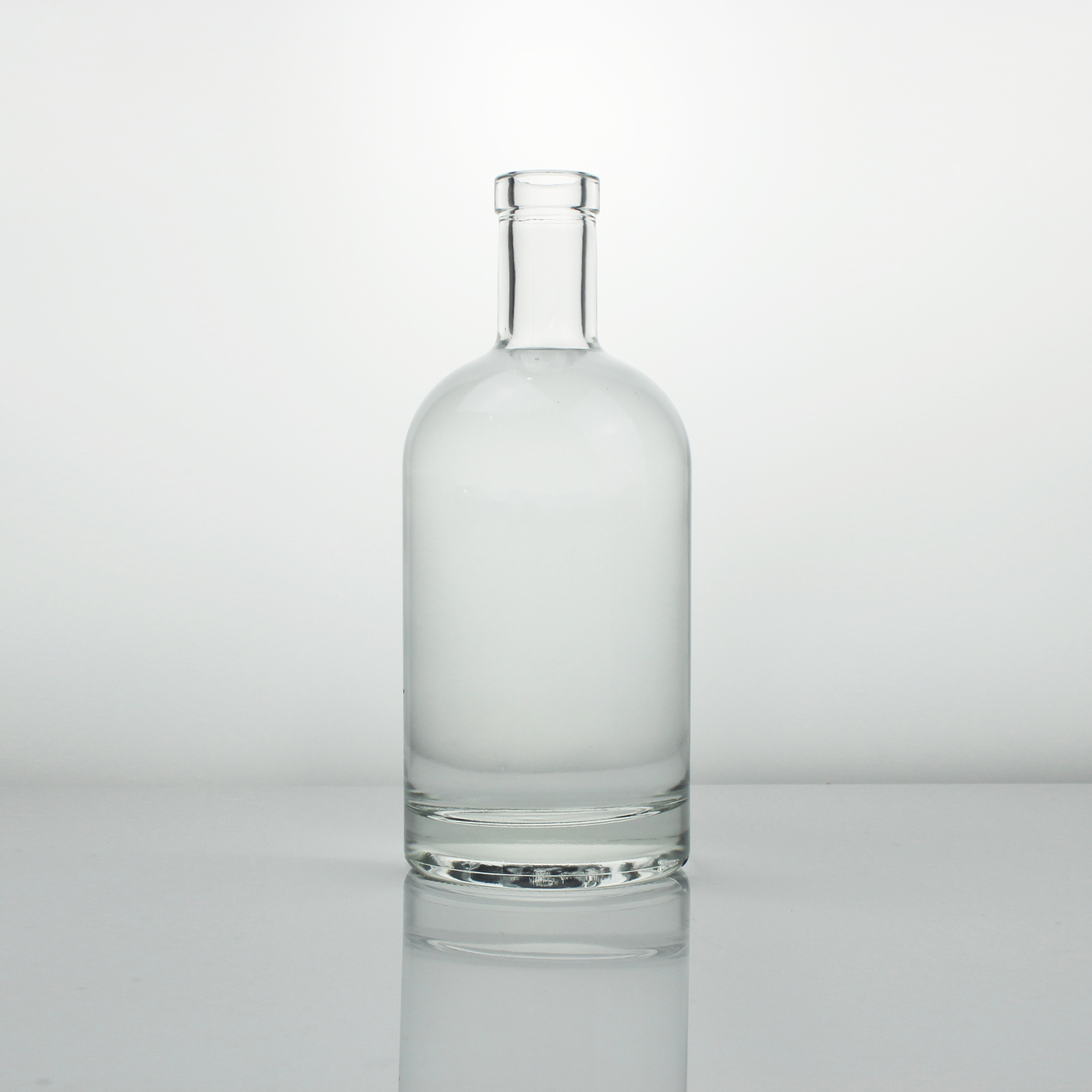 Low MOQ 750ml Clear Spirit Glass Bottle