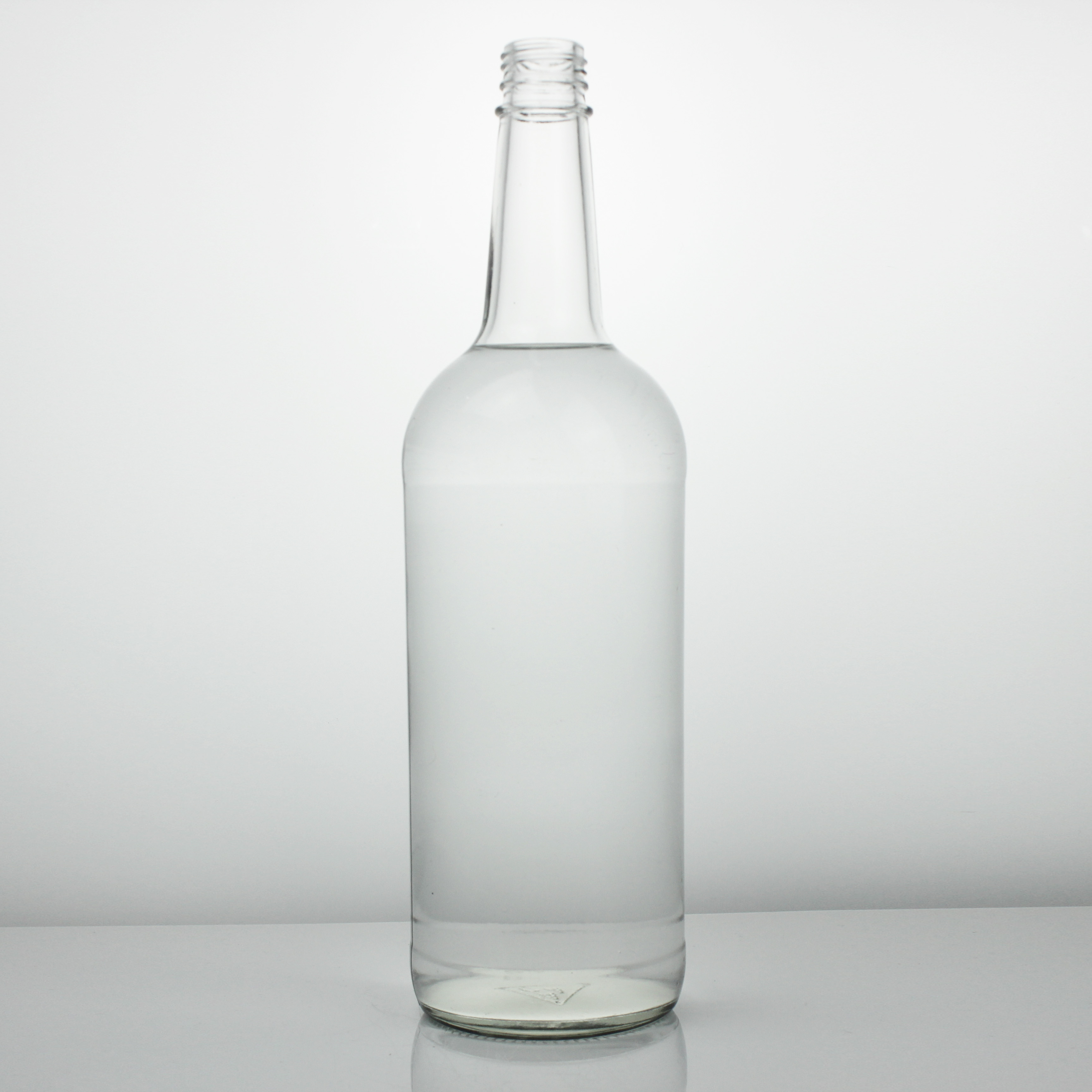 White Painting 750ml Vodka Glass Bottle