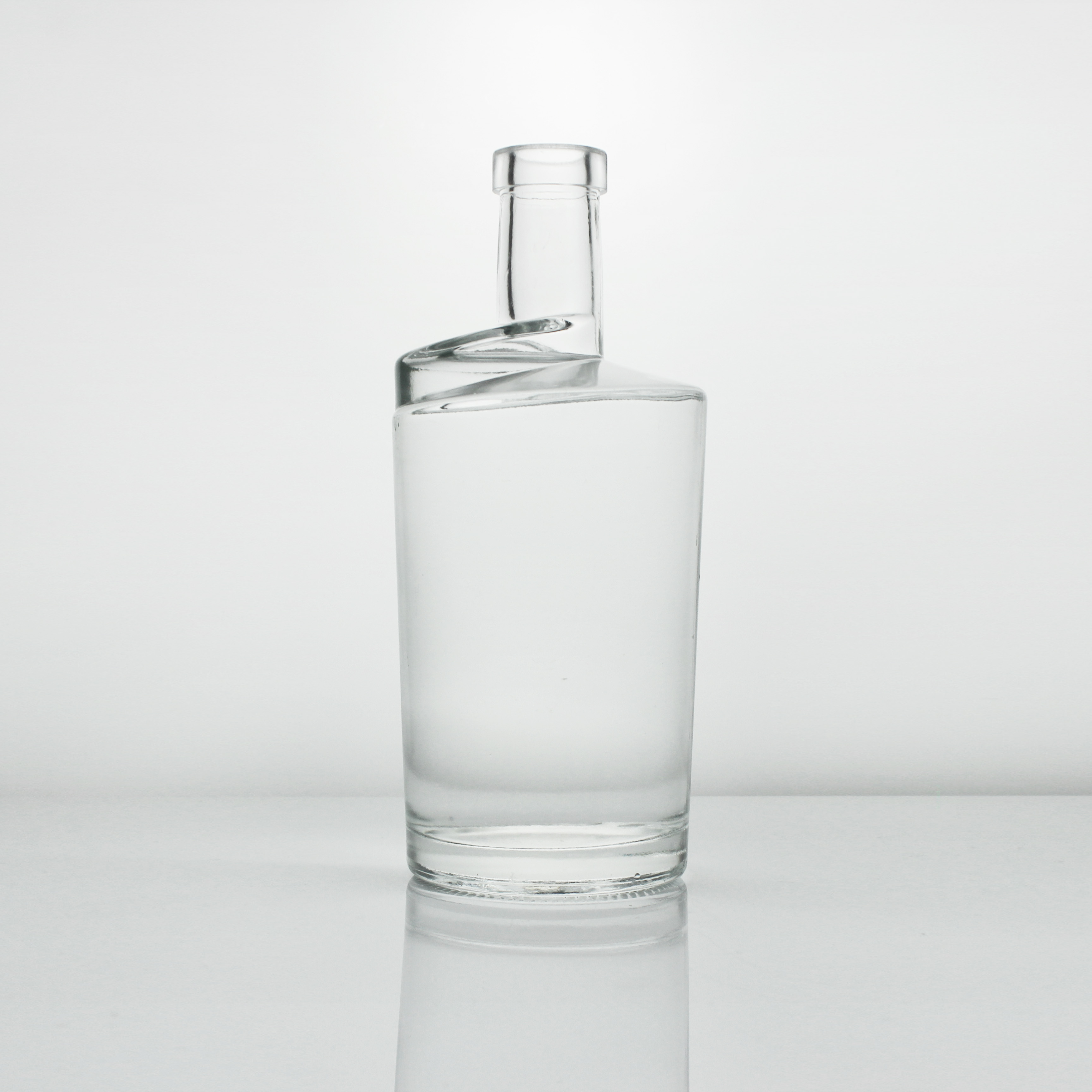 Empty Customized 750ml T-Top Liquor Glass Bottle For Vodka Gin Whiskey